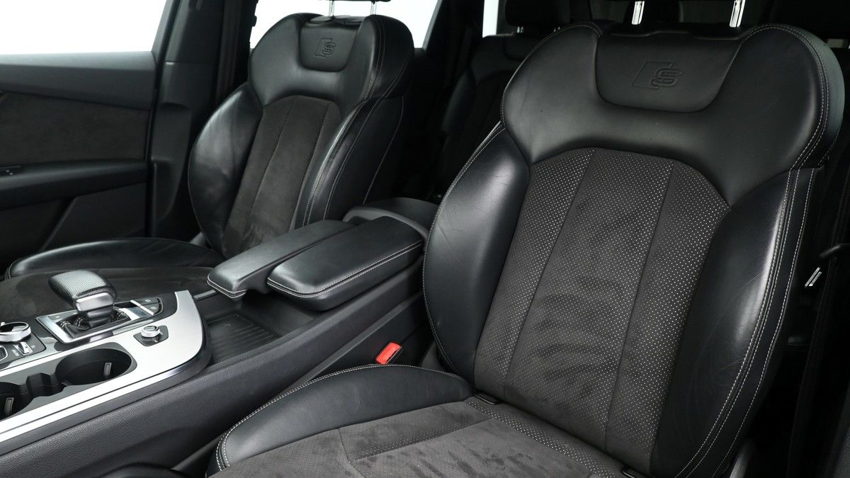 Audi Q7 Image 4