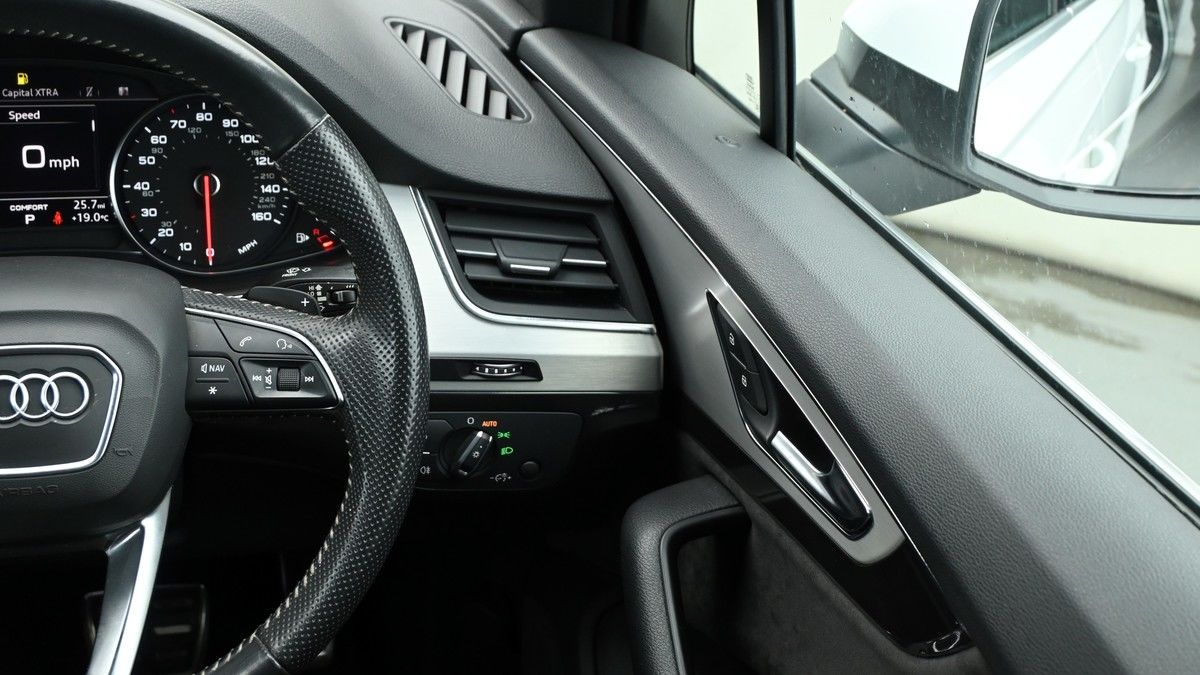 Audi Q7 Image 16