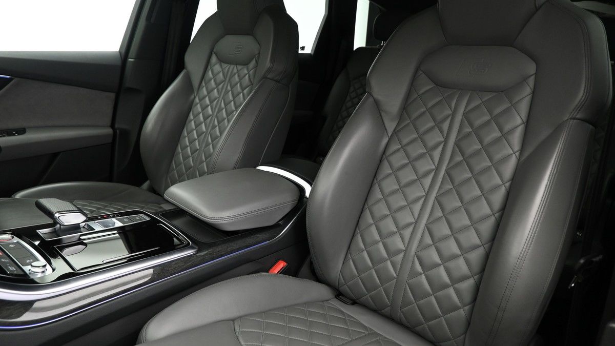 Audi SQ7 Image 4