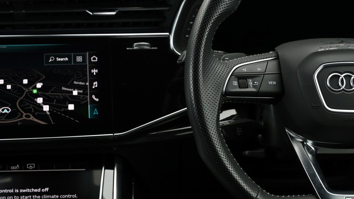 Audi SQ7 Image 15