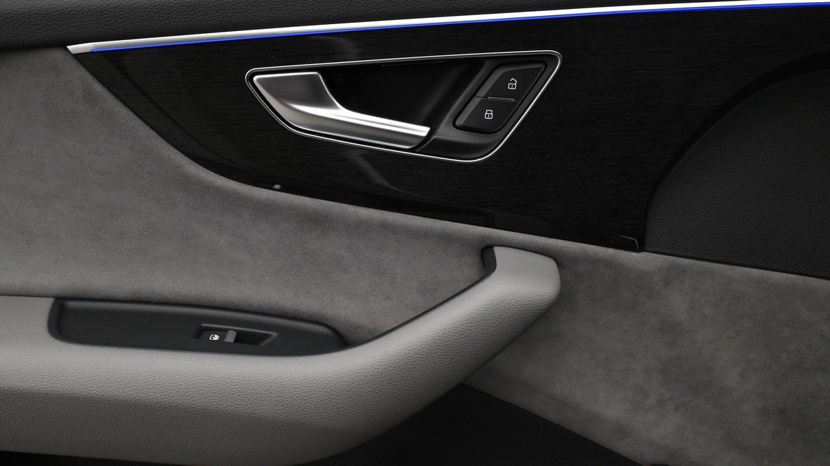 Audi SQ7 Image 13