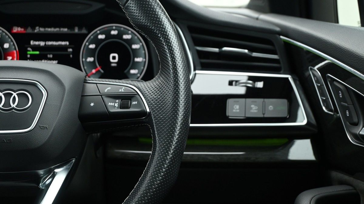 Audi Q7 Image 16