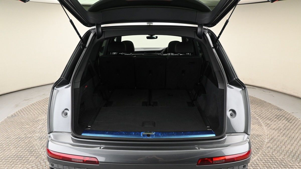 Audi Q7 Image 10