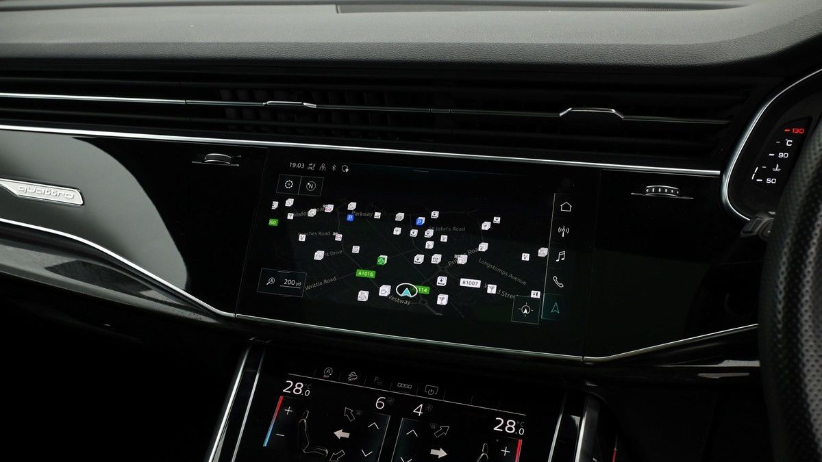 Audi Q7 Image 11