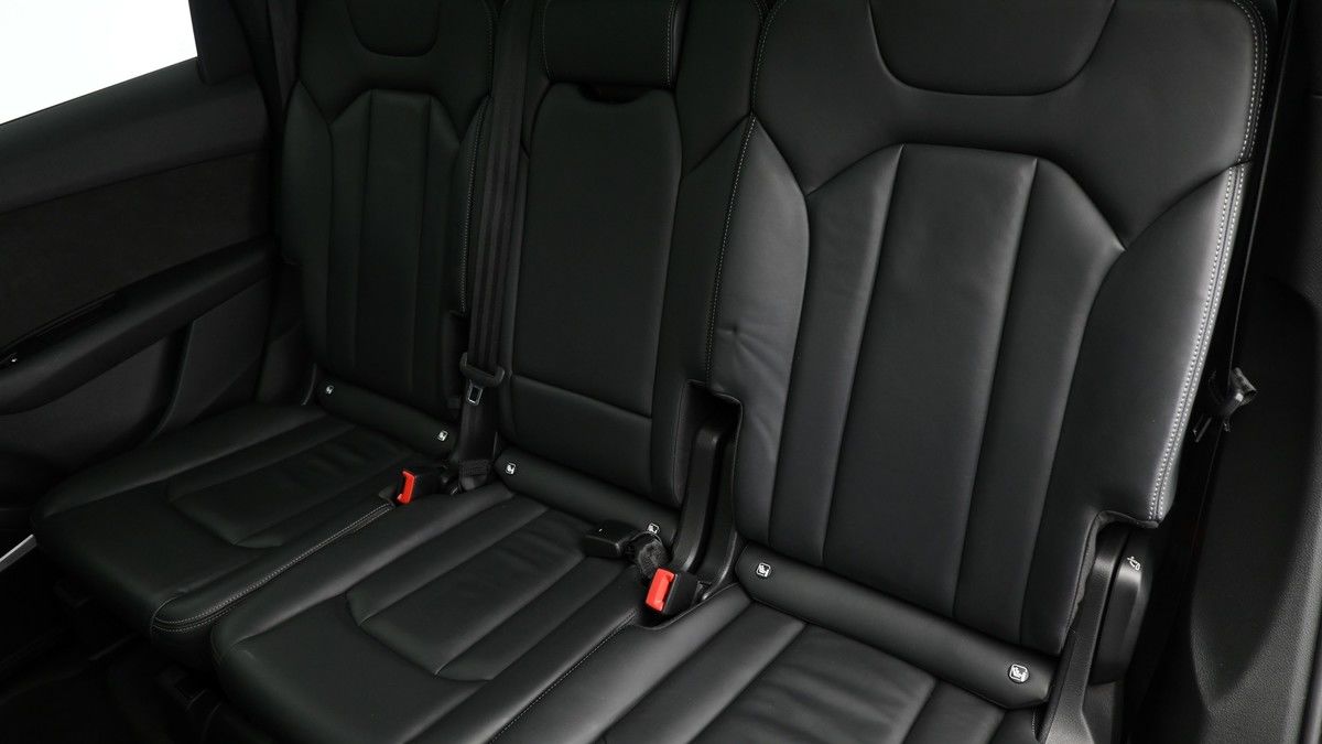 Audi Q7 Image 5