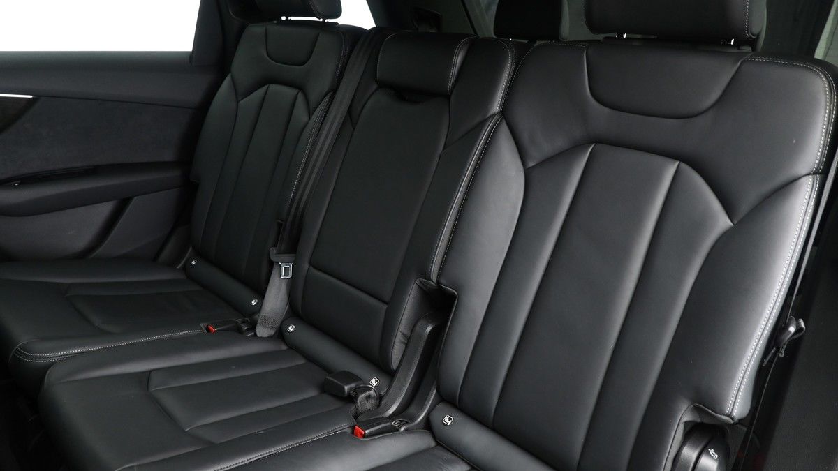 Audi Q7 Image 5