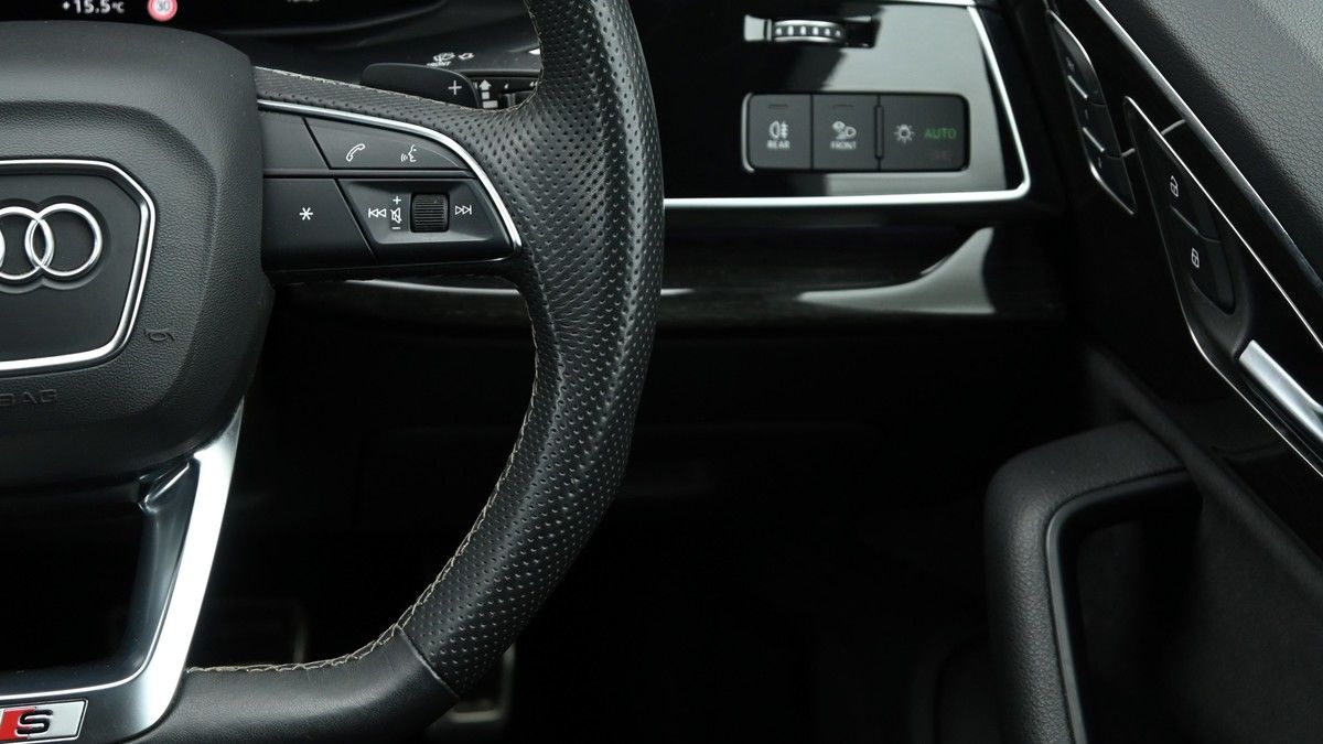 Audi Q7 Image 16