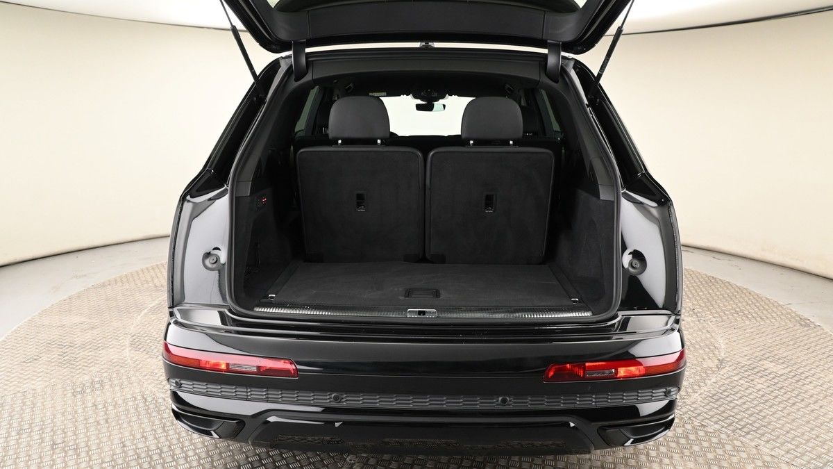 Audi Q7 Image 10