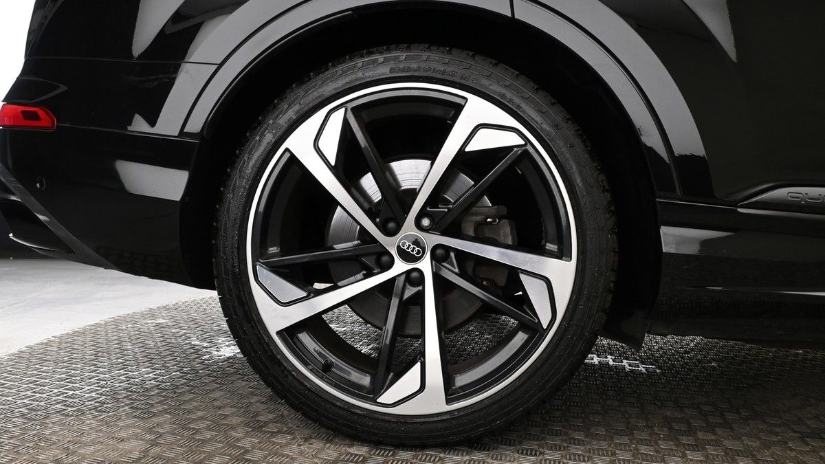 Audi Q7 Image 9