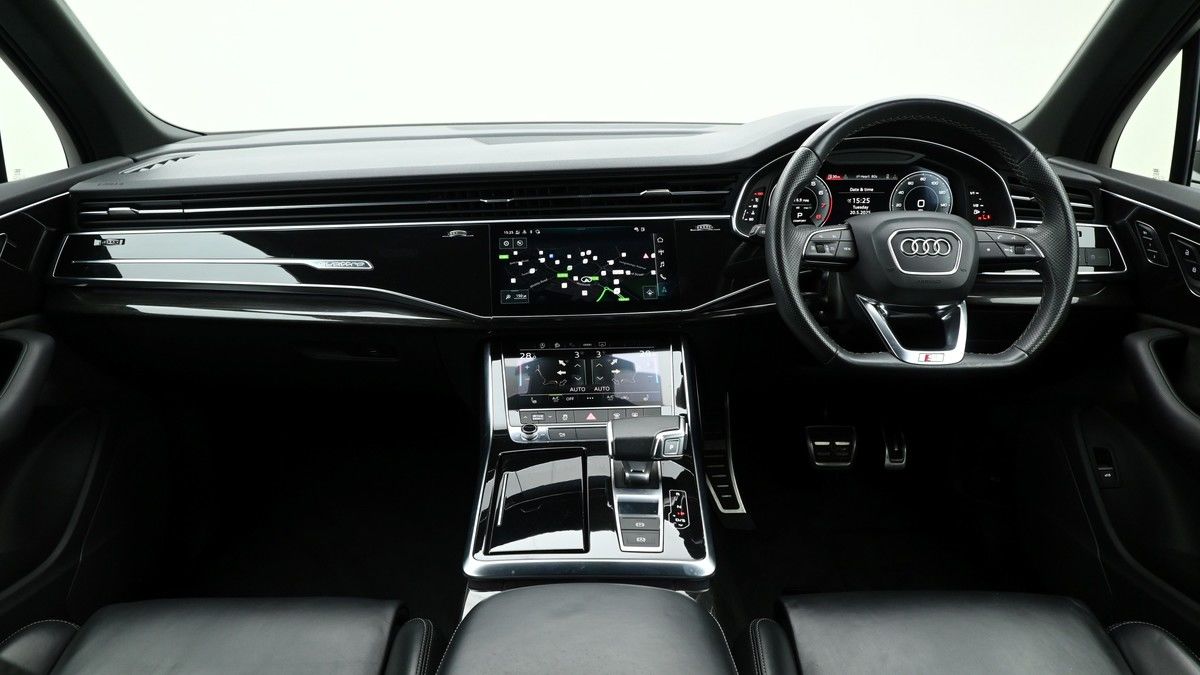 Audi Q7 Image 13