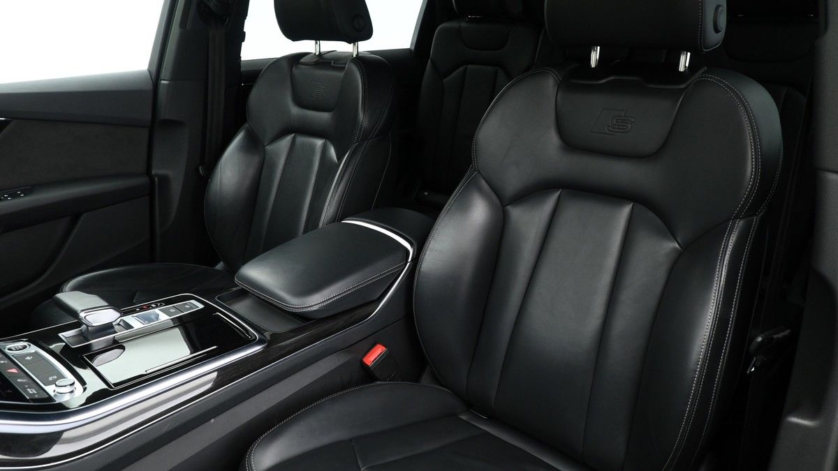 Audi Q7 Image 3