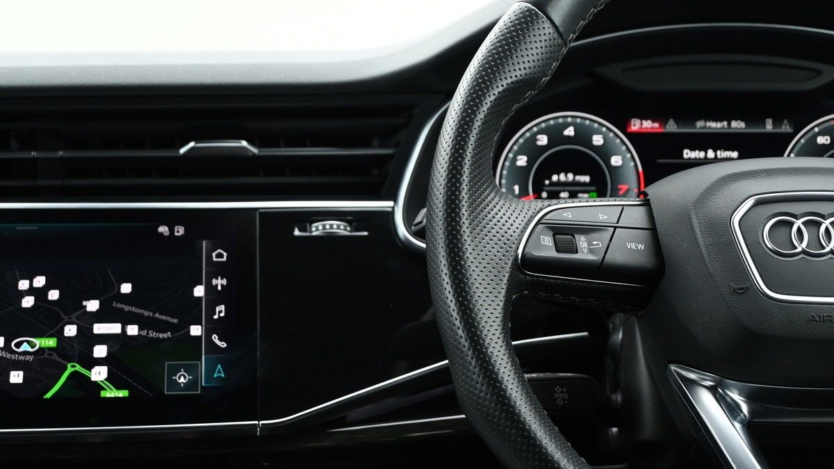 Audi Q7 Image 14