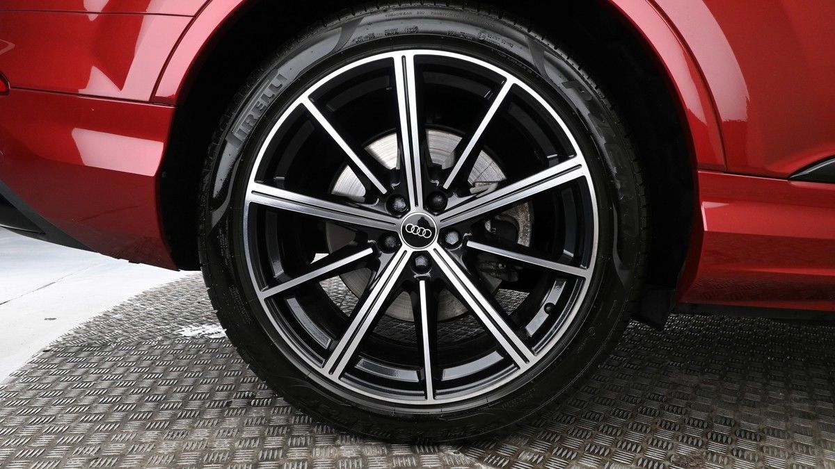 Audi Q7 Image 9