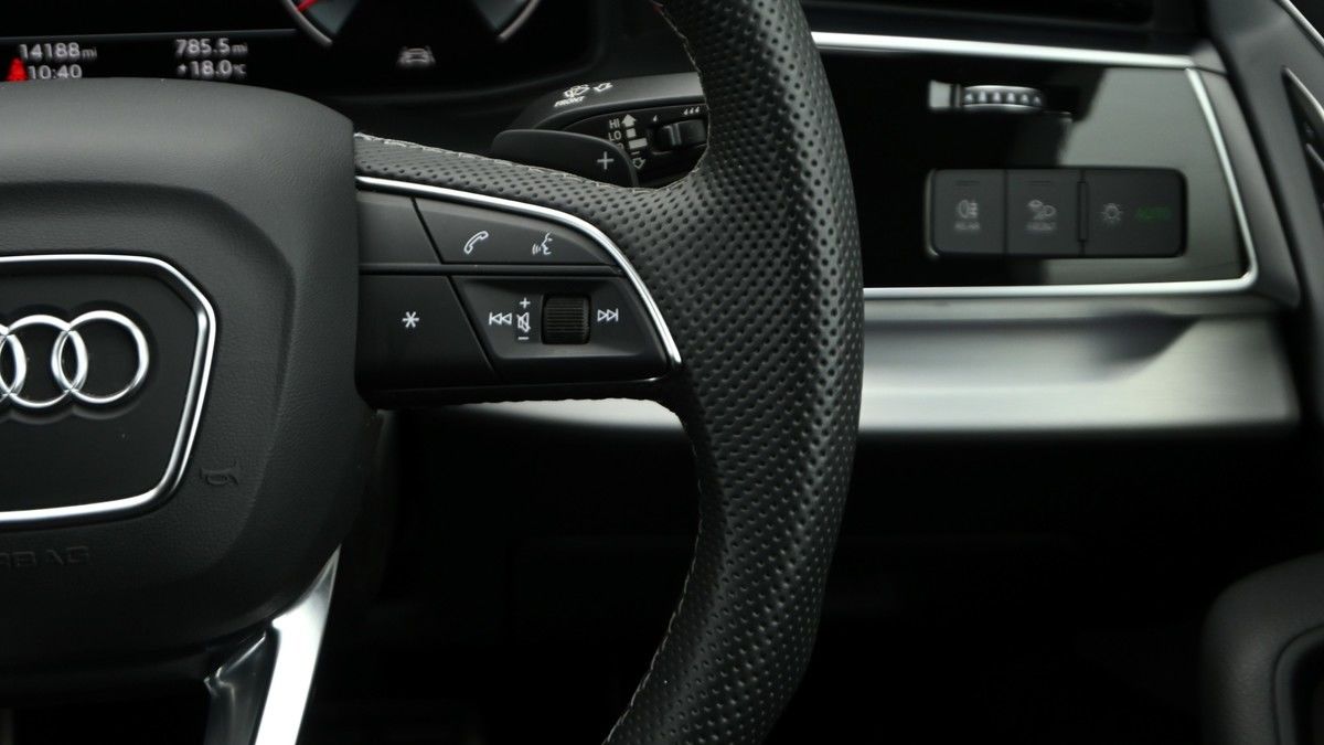 Audi Q7 Image 16
