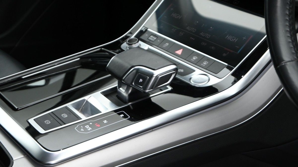 More views of Audi Q7