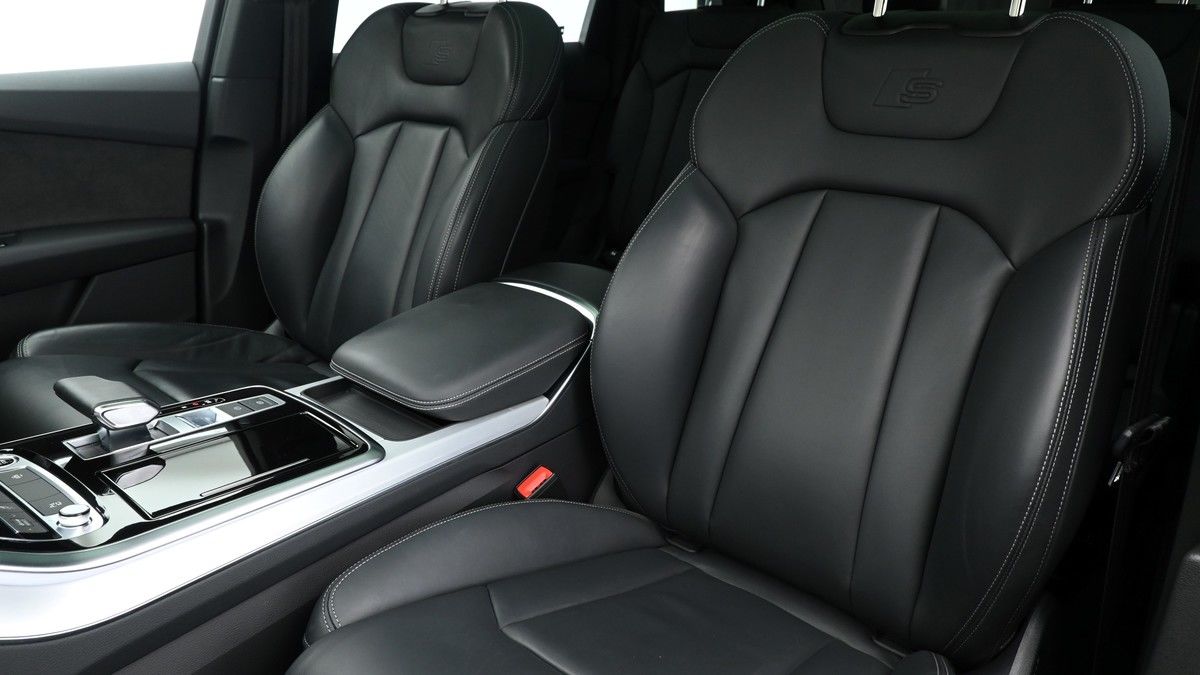 Audi Q7 Image 4