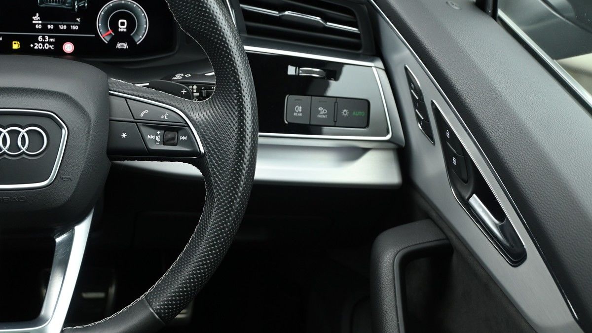 Audi Q7 Image 16
