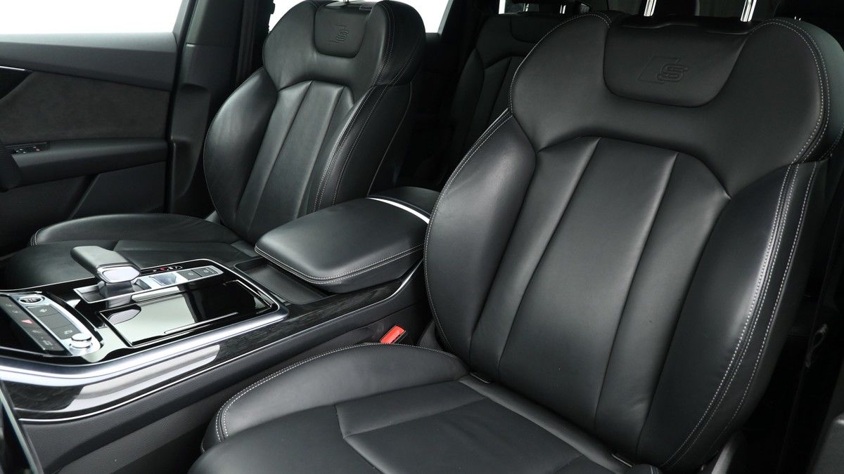 Audi Q7 Image 4