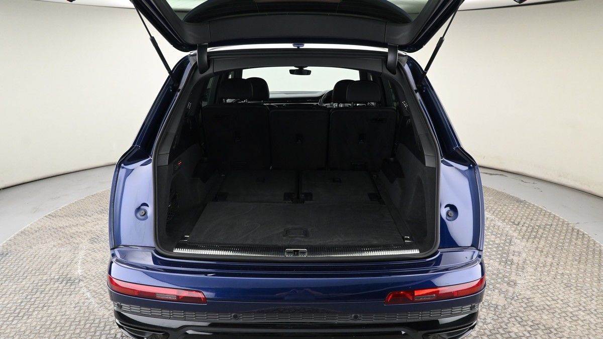 Audi Q7 Image 9