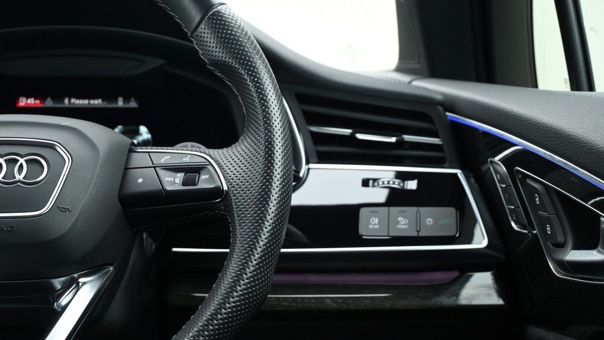 Audi Q7 Image 15