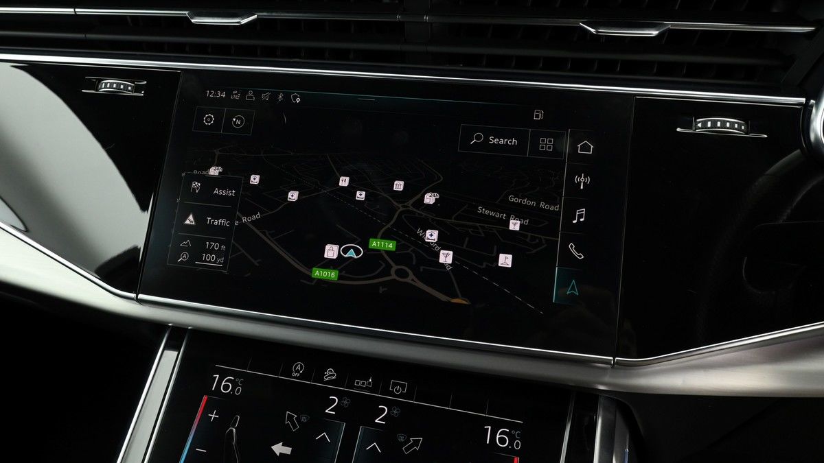 Audi Q7 Image 11