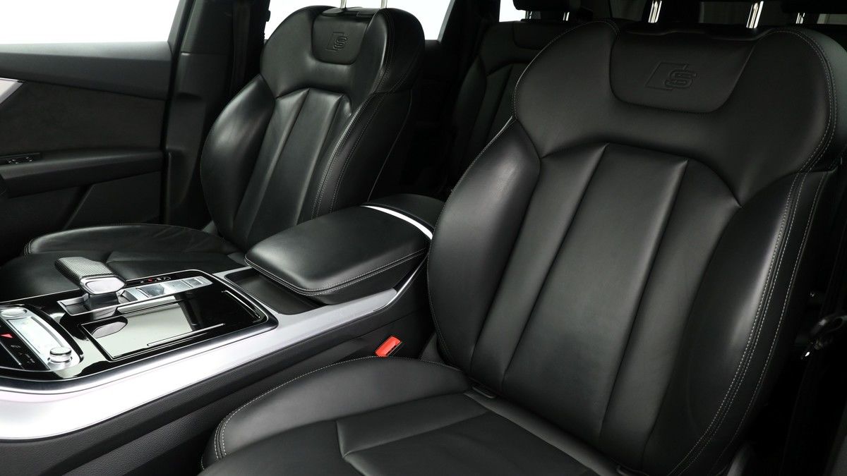 Audi Q7 Image 4