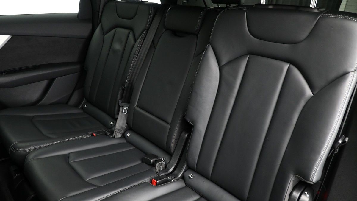 Audi Q7 Image 5