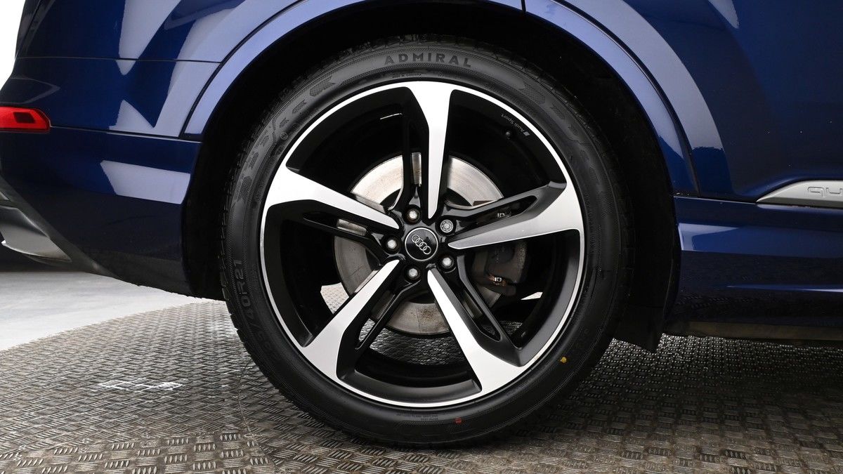 Audi Q7 Image 9