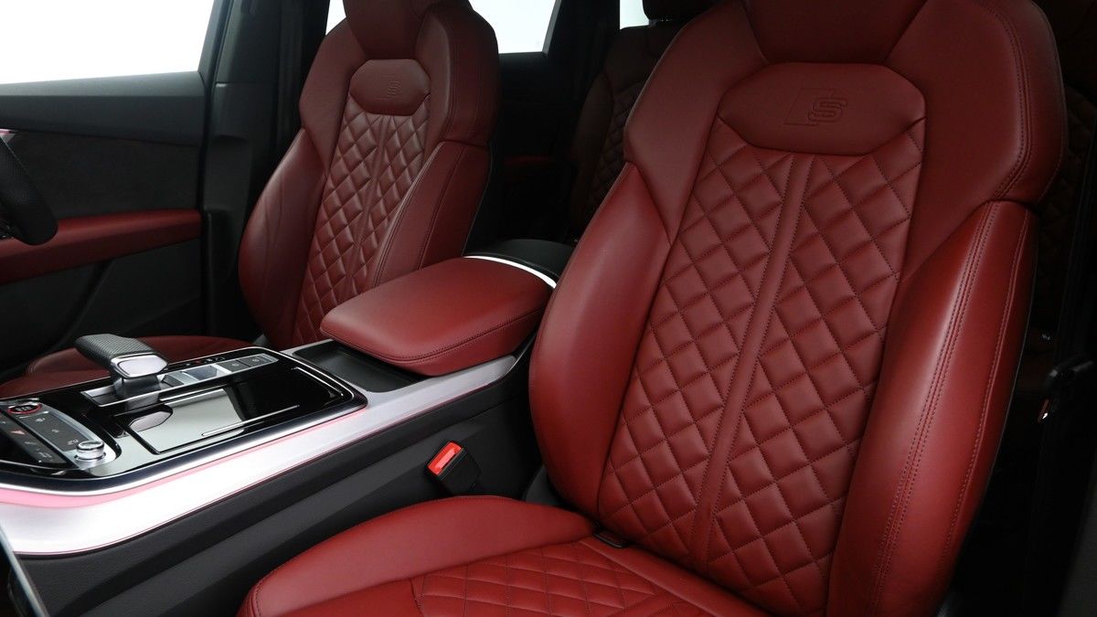 Audi SQ7 Image 4