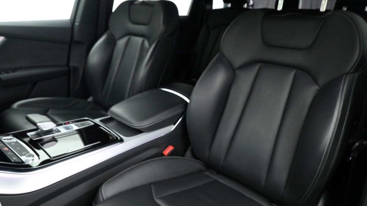 Audi Q7 Image 4
