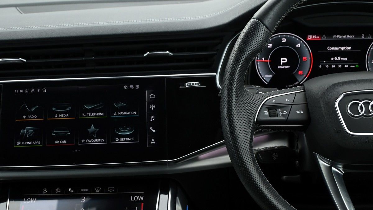 Audi Q7 Image 15