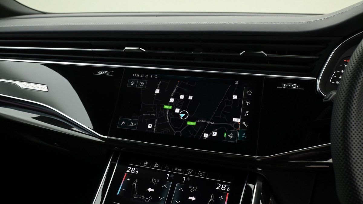Audi SQ8 Image 10