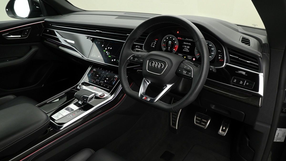 Audi SQ8 Image 2