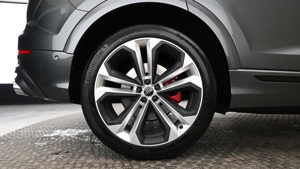 Audi SQ8 Image 8