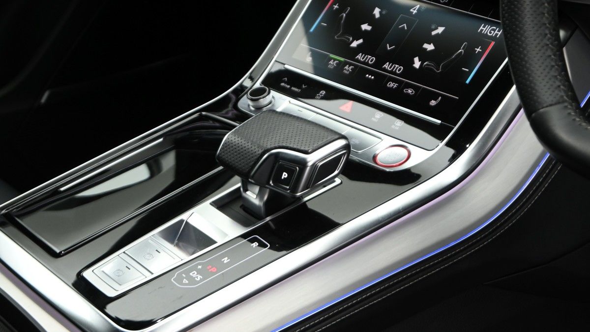 Audi SQ8 Image 2