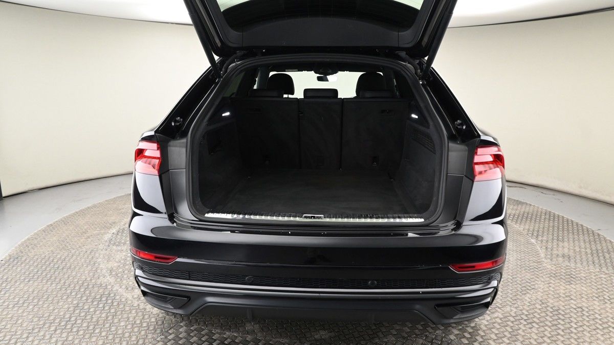 Audi Q8 Image 10