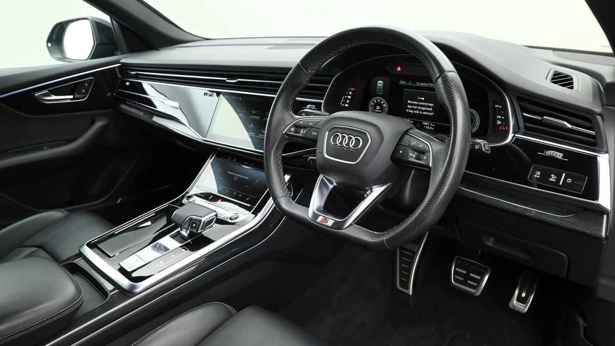 Audi Q8 Image 3