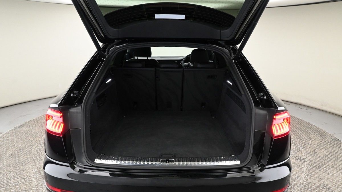 Audi Q8 Image 9