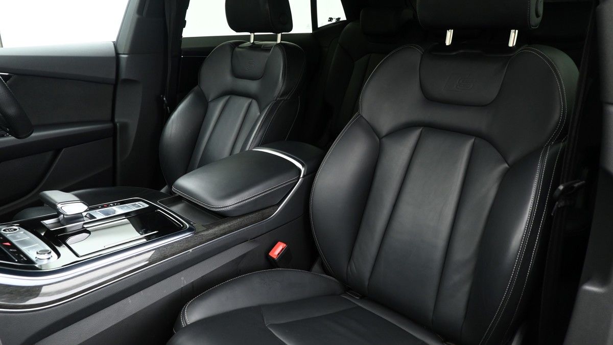 Audi Q8 Image 3