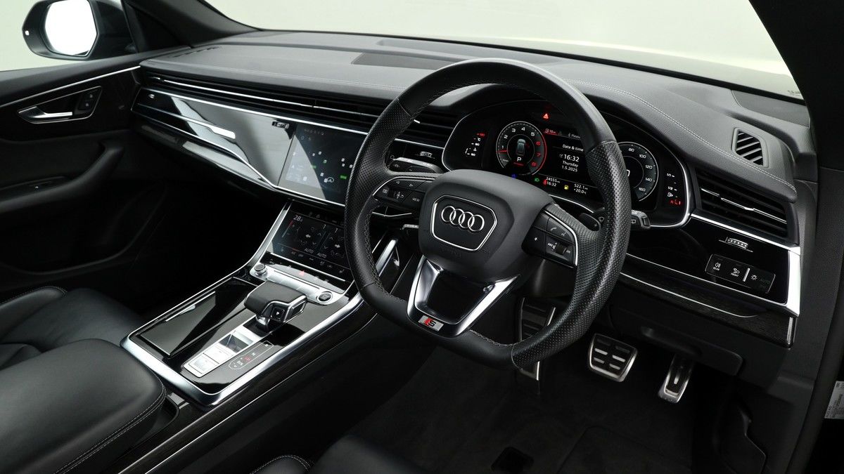 Audi Q8 Image 2