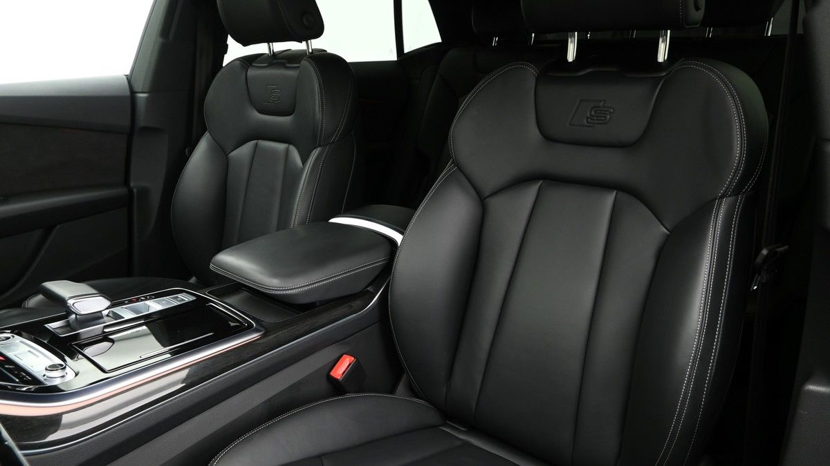 Audi Q8 Image 4