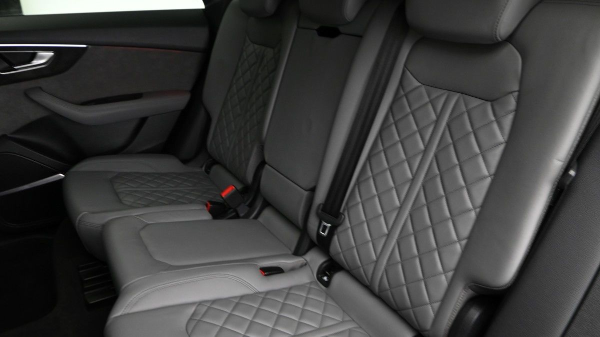 Audi SQ8 Image 10