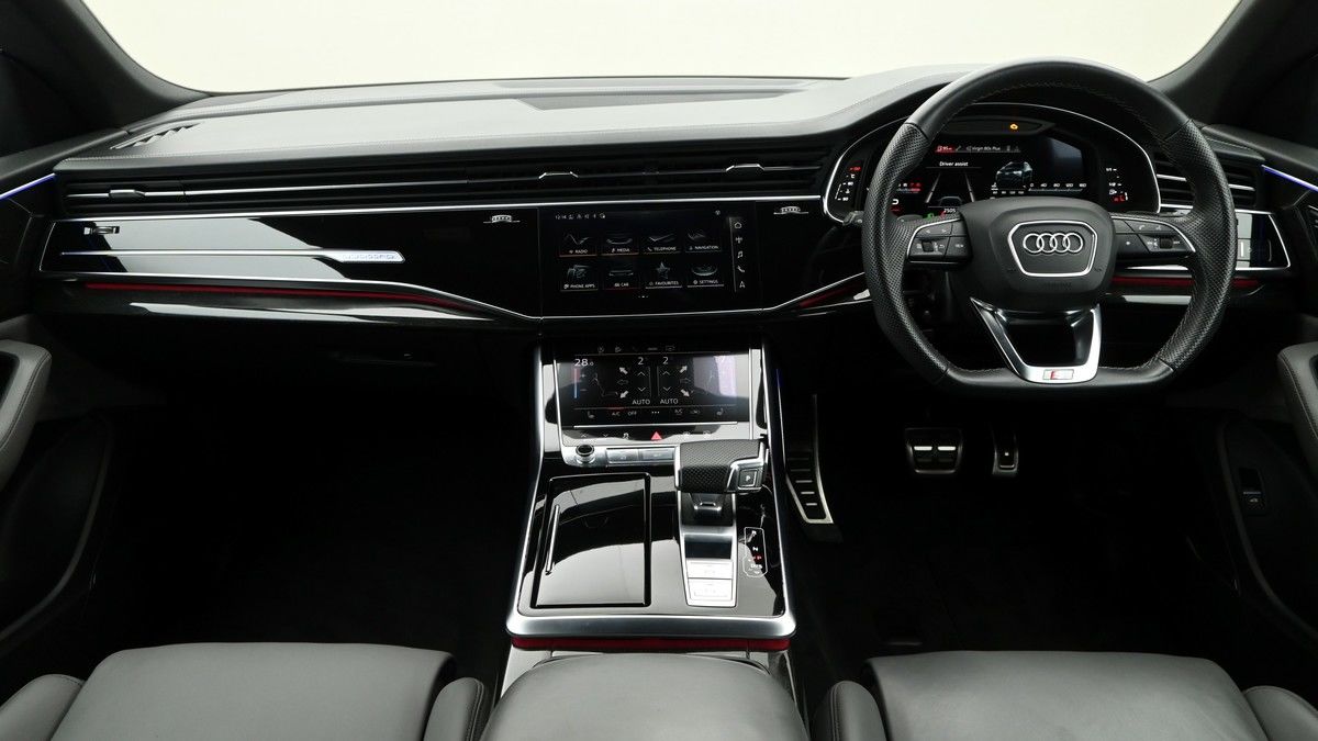 Audi SQ8 Image 14