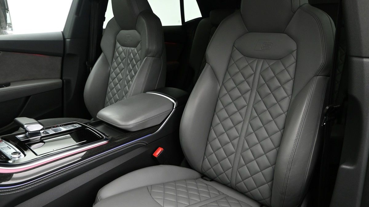 Audi SQ8 Image 4
