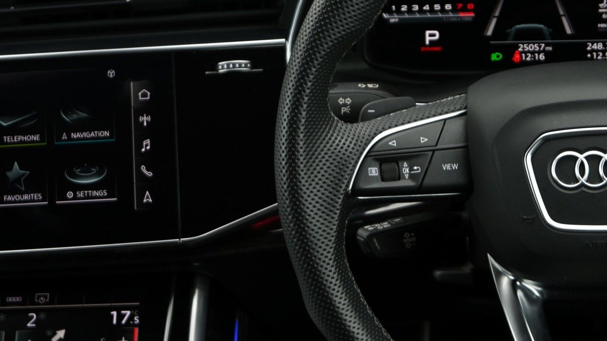 Audi SQ8 Image 15