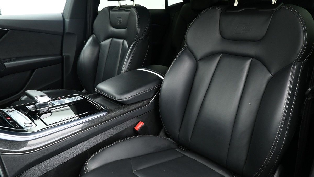 Audi Q8 Image 4