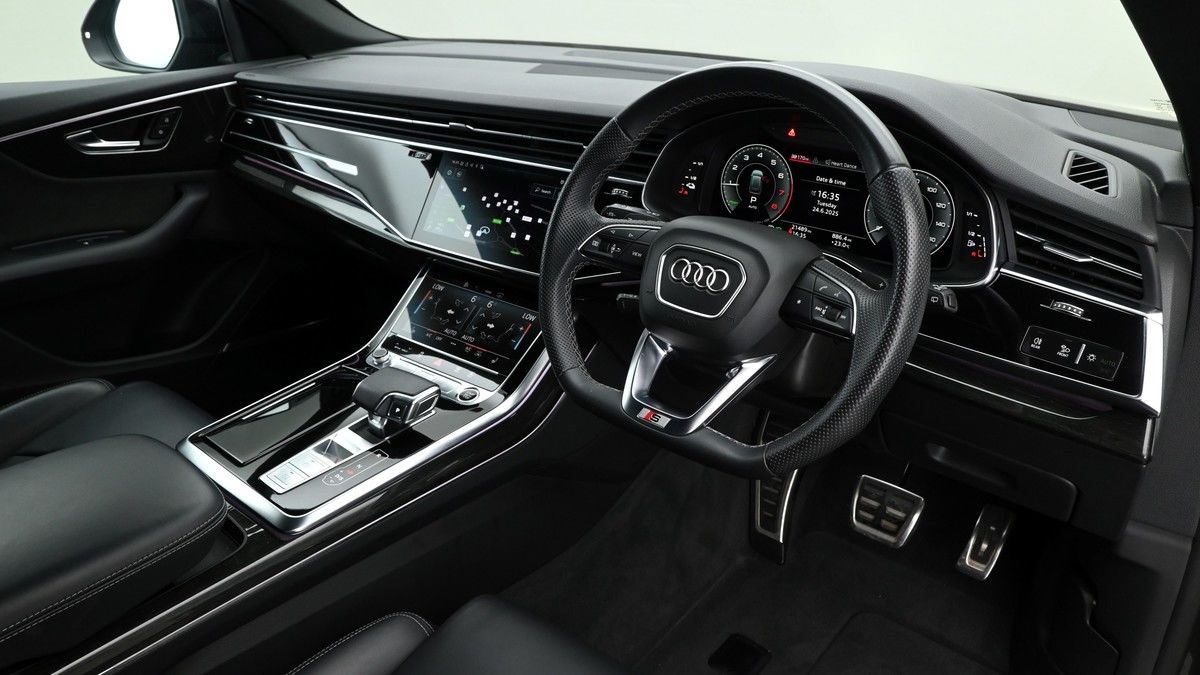 Audi Q8 Image 2