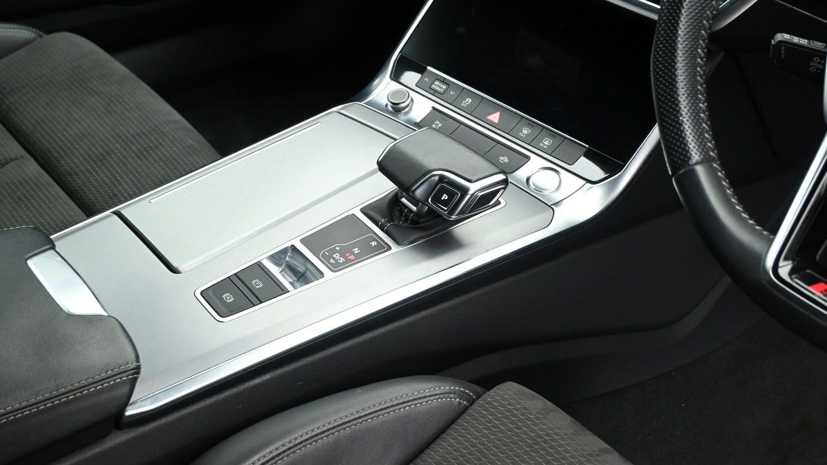 Audi A6 Avant Image 2