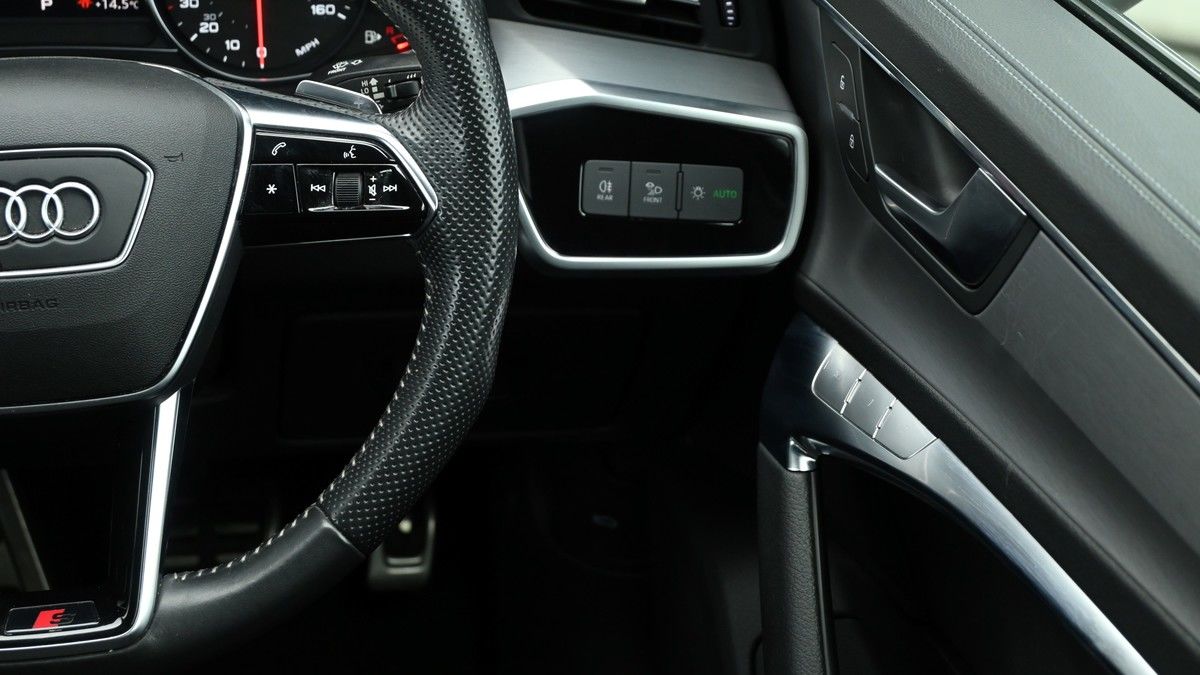 Audi A6 Avant Image 16