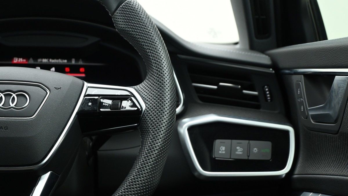 Audi A6 Avant Image 15